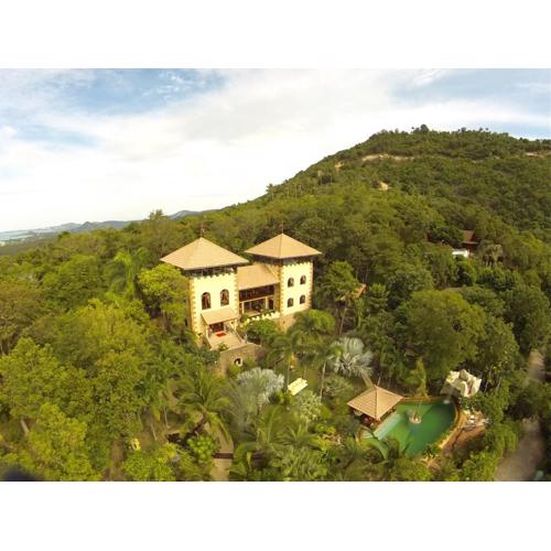 Ever dreamed of staying in a 4 Bedroom Castle SDV044A-By Samui Dream Villas