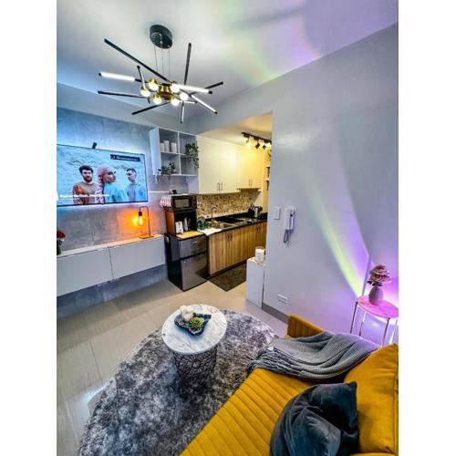 Evergreen suite- 1 bed 1 sofa bed, light sync TV