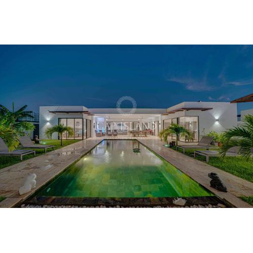 Exceptional villa, jacuzzi, heated pool