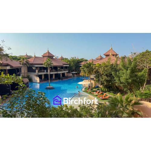 Exclusive Comfort in The Palm