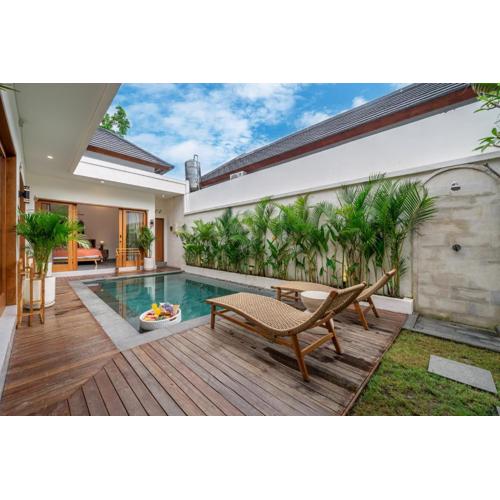 Exclusive Luxury Villa with Pool - Your Private Oasis Steps from the City Center!