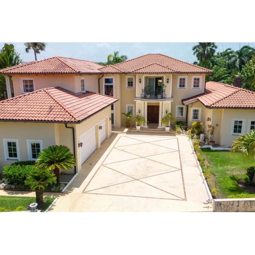 Exclusive Villa at Hideaway Beach