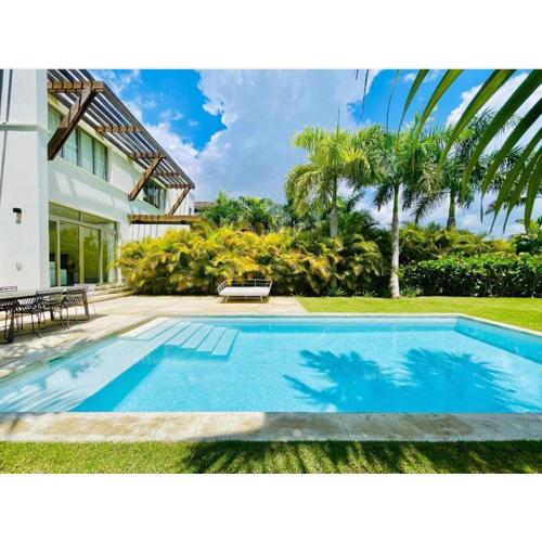 Exclusive Villa with Elevator in Casa de Campo