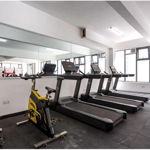 Executive elegantly furnished three bedroom apartment with all modern facilities ,modern swimming pool ,fully equipped gym,children playground and close proximity to major shopping centers and gourmet restaurants