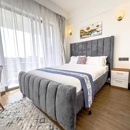 Executive living three bedroom apartment with fully equipped gym swimming pool children playing ground and amazing scenic city views