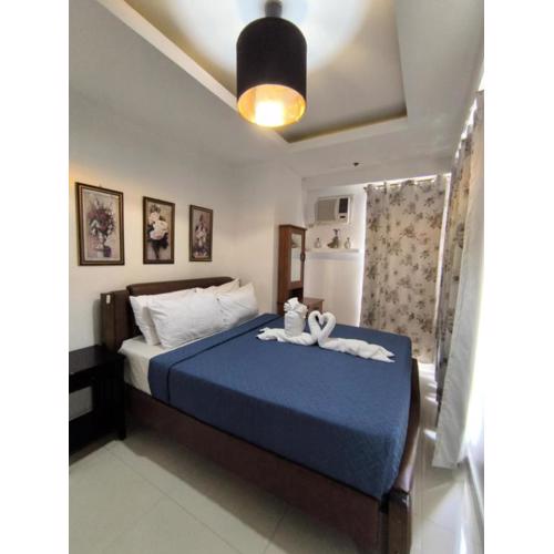 Explore Manila, Trendy 1BR unit in Prime Location