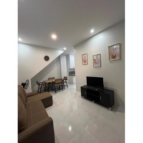 Explore Maps Stay II