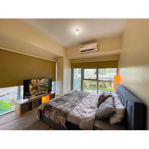 Exquisite 2BR Corner Suite with Sunset, Okada View