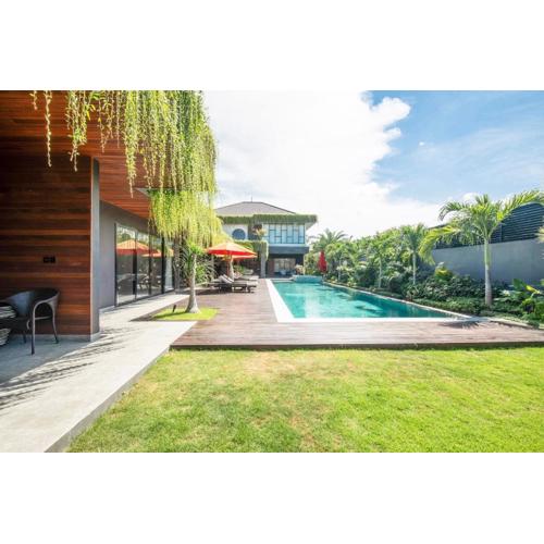 Exquisite 5br Villa Premier Luxury In Seminyak