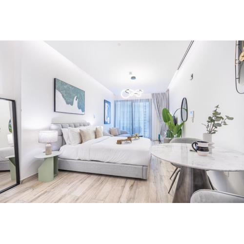 Exquisite Modern Home Minutes from Downtown Dubai