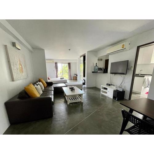 Extra large, modern apartment with sea view