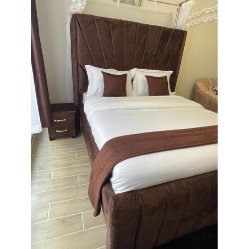 Fabulous suites Airport Homes