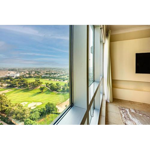 Fairways Tower by Emaar, The Views and Greens