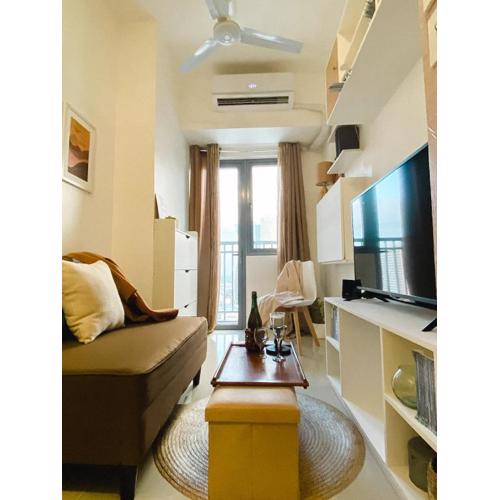 Fame Residences Tower-1 Unit 3207 in Mandaluyong 1 Br w Balcony City view