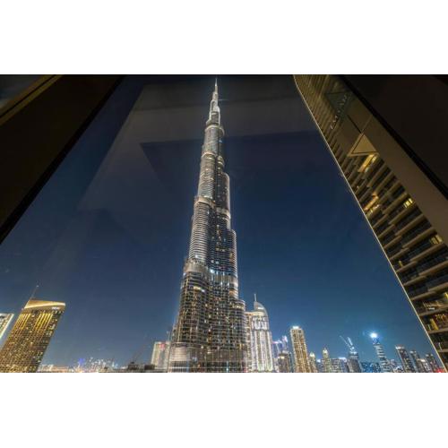 Family 3BR Flat Free Parking, Gym, Pool & Burj Views