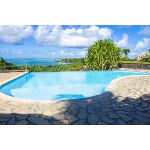 Family apartment with sea view - 140 m² in Trou d'Eau Douce