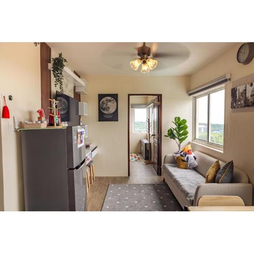 Family-Friendly 2BR Staycation near Nuvali & Enchanted Kingdom