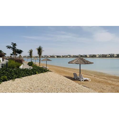 Family Heaven - Private Villa - Private Community Beach - Brand New - Playstation and Games - Close to the Casino being built