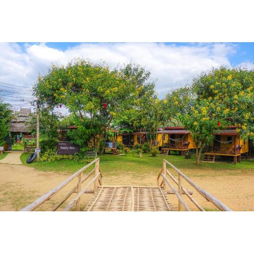 Family Hut Pai