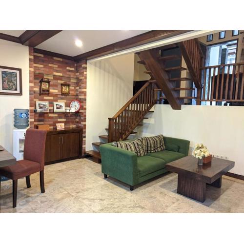 Family Only Budget Villa on Top of Bandung - De Reiz Dago35 Syariah 3BR