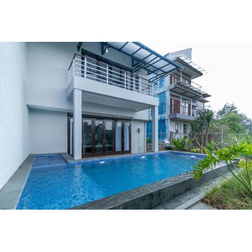 Family Only Private Pool Villa - De Reiz Aisyah Syariah 3BR