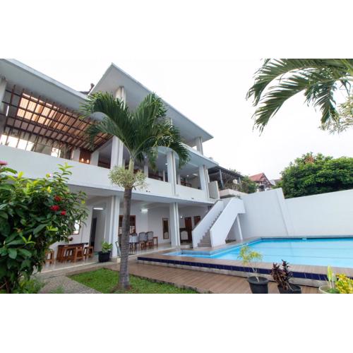 Family Only Villa Swim with Stunning City Views - De Reiz Padmanaba Syariah 4BR