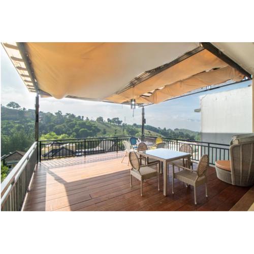Family Only Villa with City View - De Reiz Spring Hills Syariah 4BR