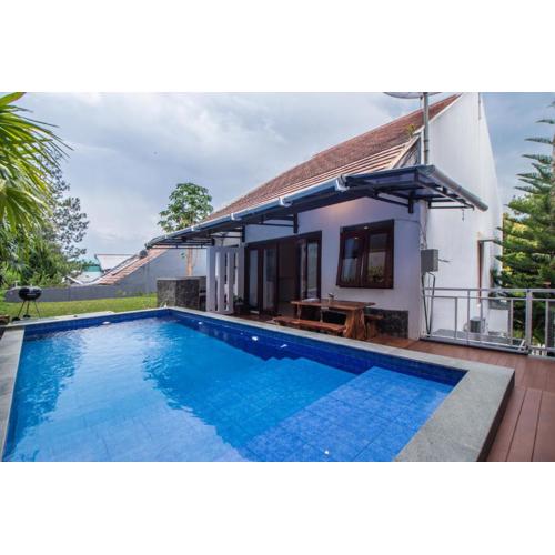 Family Only Villa with Private Pool & Hill View- De Reiz Dago Syariah 3BR
