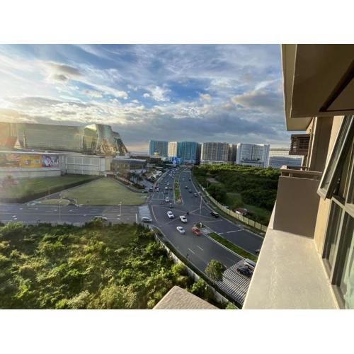 Family suite facing Okada TV WiFi near NAIA&MOA Gentry Manor 8A