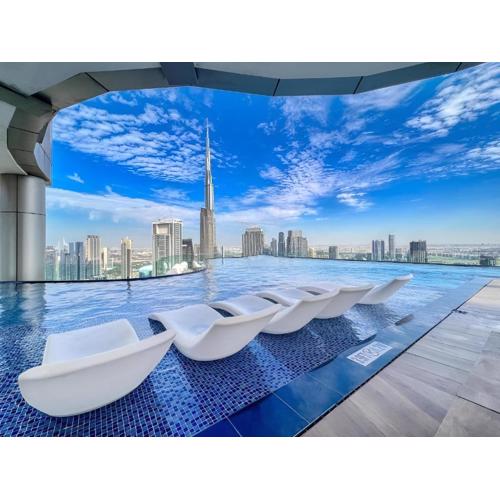 Famous Infinity Pool 64th floor near Burj Khalifa