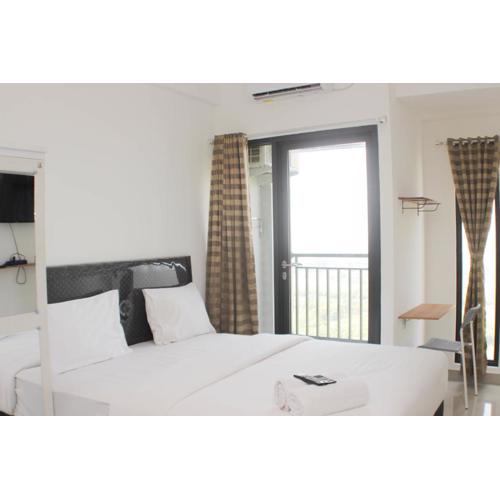 Fancy and Nice Studio Apartment at Sayana Bekasi By Travelio