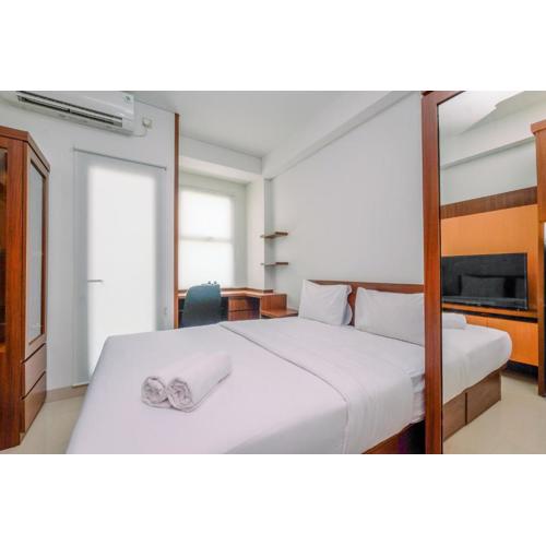 Fancy and Nice Studio Apartment at Transpark Cibubur By Travelio