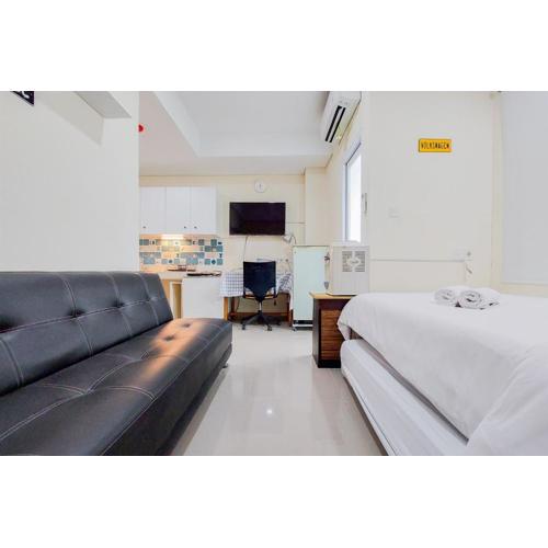 Fancy and Strategic Studio Apartment at B Residence By Travelio