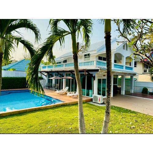 FANTA SEA - POOL VILLA short walk to BEACH - Up to 8 Guests