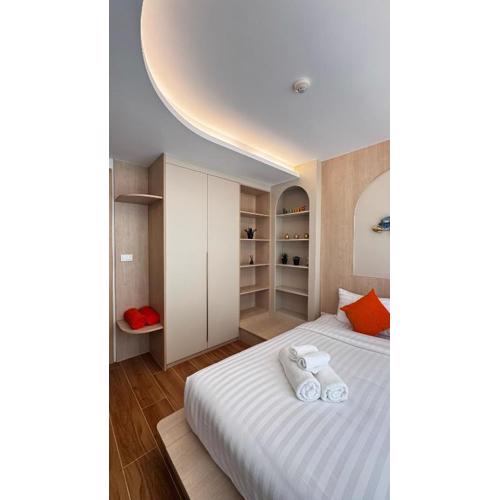 Fantasea Kamala Walk to Beach Pool & Gym Modern 1BR