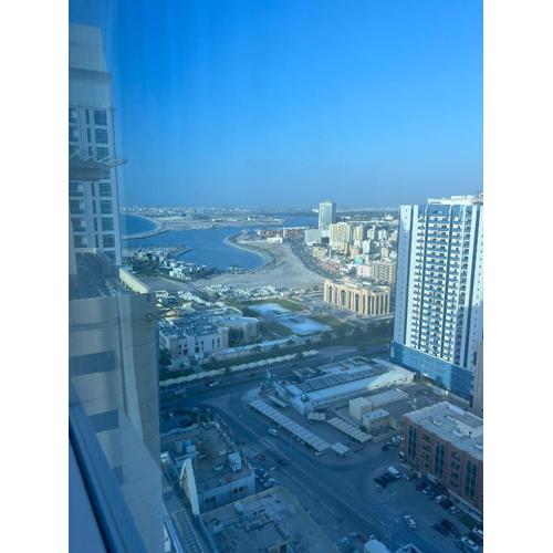 fantastic city & Seaview Master bedroom in 3bedroom apartment