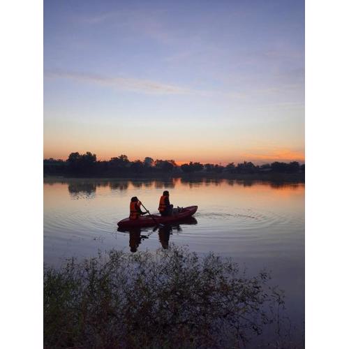 ทุ่งดินดำ Farm Stay