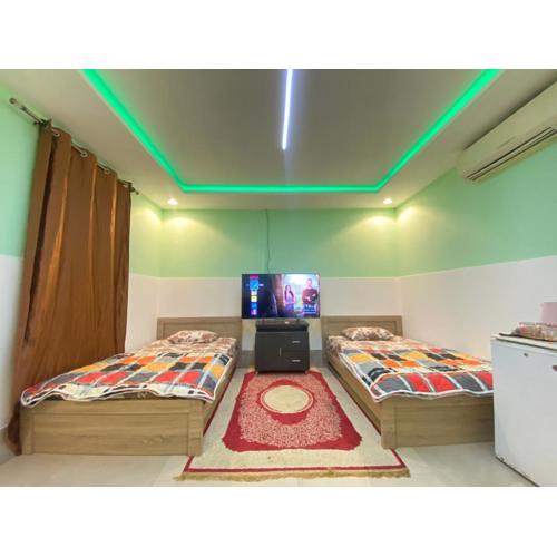 Farmhouse One Bedroom Attached Bathroom