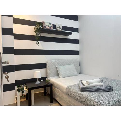 Fashion Partition Room Near Mall of The Emirates