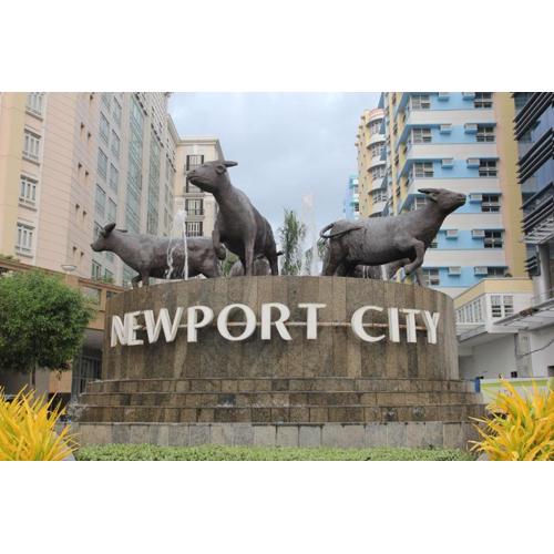 Favila Condotel Unit-150 Newport Boulevard near Airport Terminal 3 and all other Airport