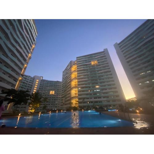 Feby Condo Staycation