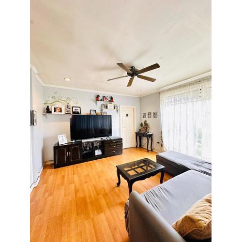 Feel at Home Polomolok WiFi 300mbps Netflix 75in TV