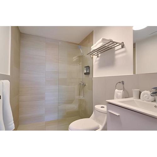 Feel Caribbean Breeze 1bdrm Apt.2min walking beach