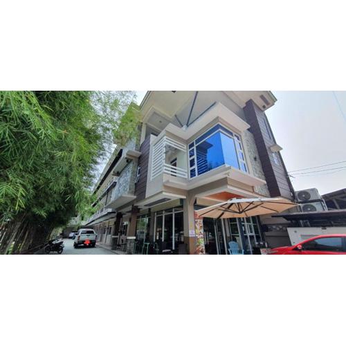 Felicidad Resto and Pension House