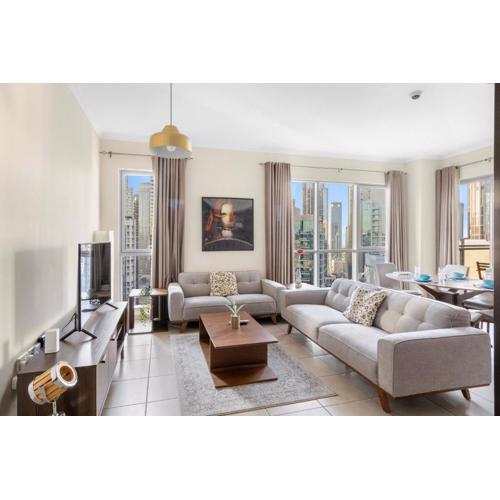 FIRST CLASS 2BR Burj Khalifa & Fountain View