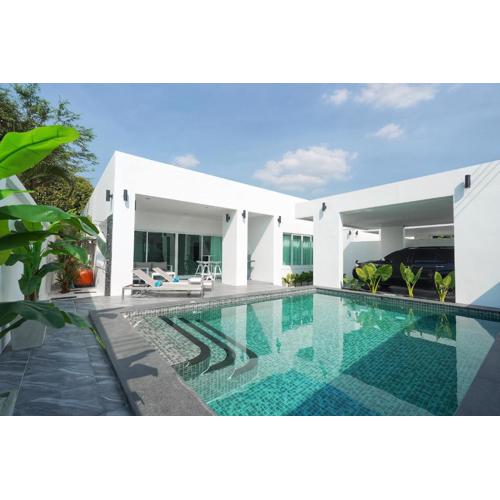 First Class Pool Villa Pattaya