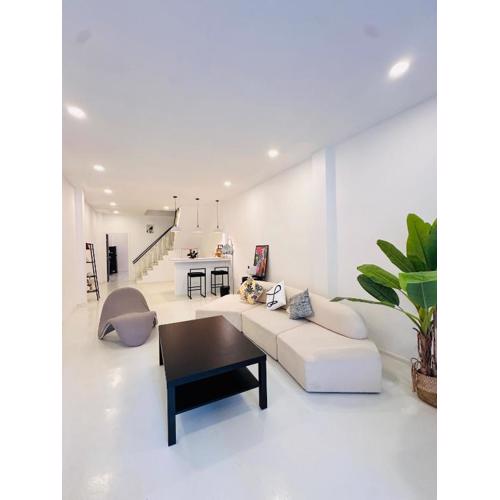 Fivehouse Silom2 soi11 City heart Silom BTS 7min