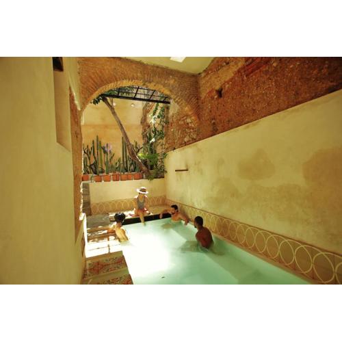 FIXIE LOFTS - Colonial Villa Suites with Pool