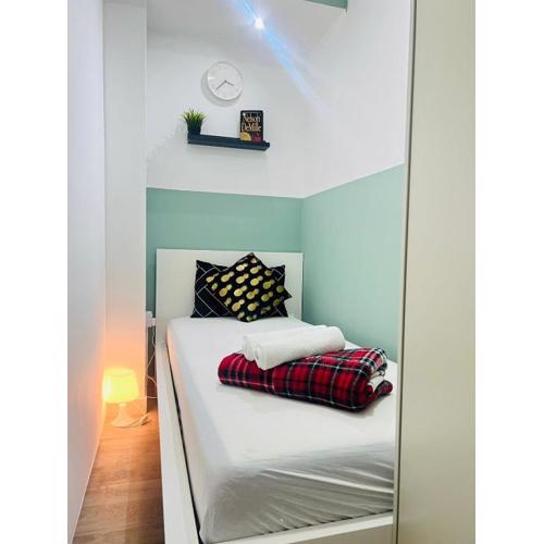 Flexible Small Partition Room Near MOE