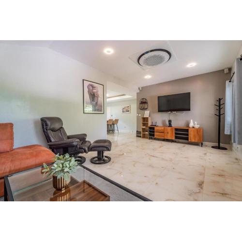 Flora 2 Bedroom House,Near Naiharn - Rawai Beach